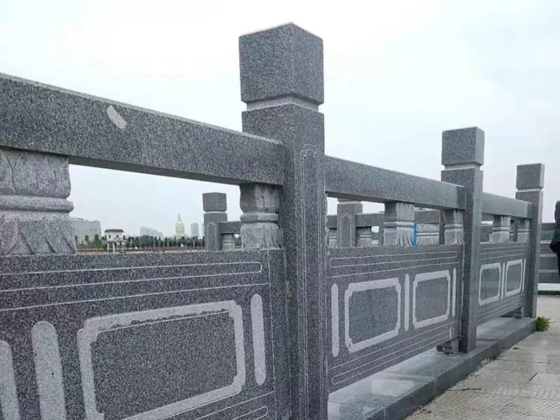 推薦：嘉祥縣銘鼎石業(yè)有限公司，大理石圍墻護(hù)欄/花崗石欄桿/石頭欄桿/花崗巖欄桿/橋梁欄桿專業(yè)制造典范
